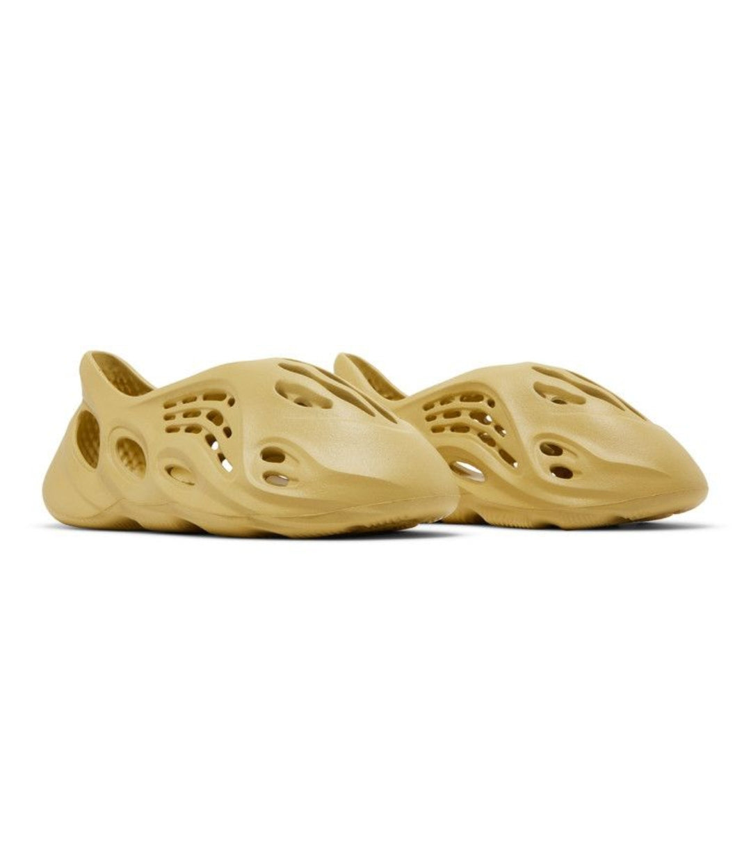 Yeezy Foam Runner "Sulfur"