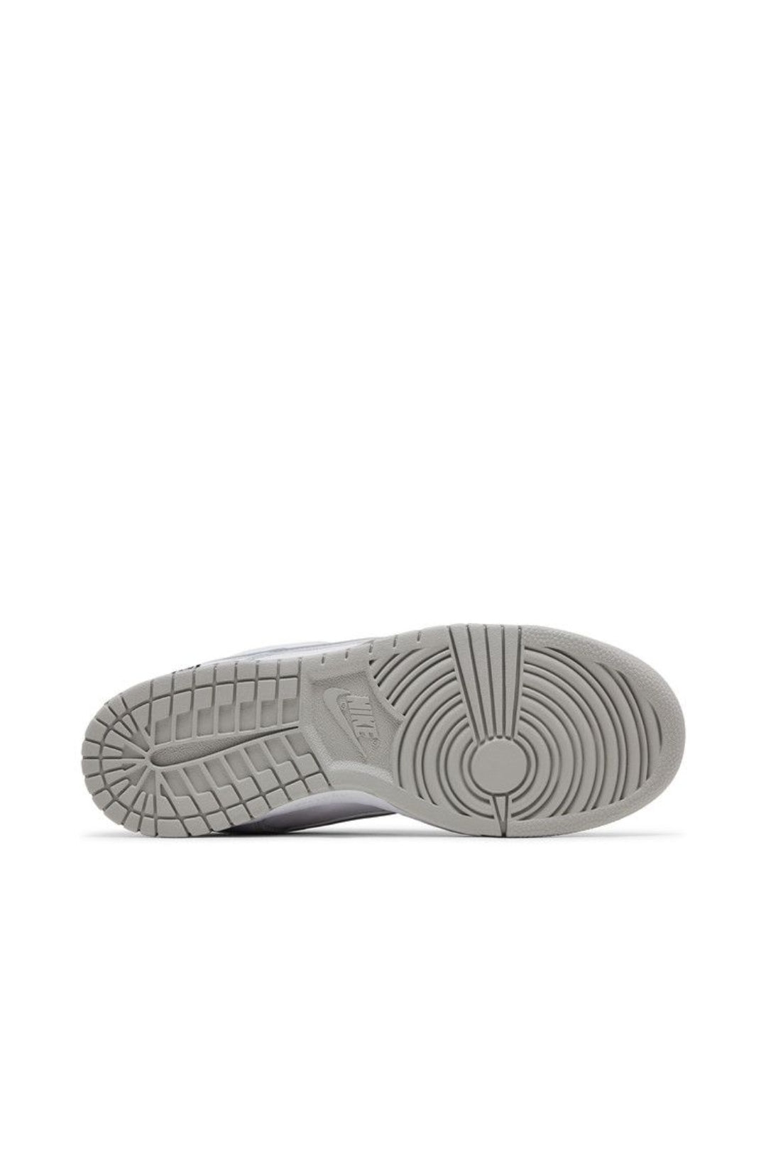 Supreme x Dunk Low SB "White Metallic Silver"