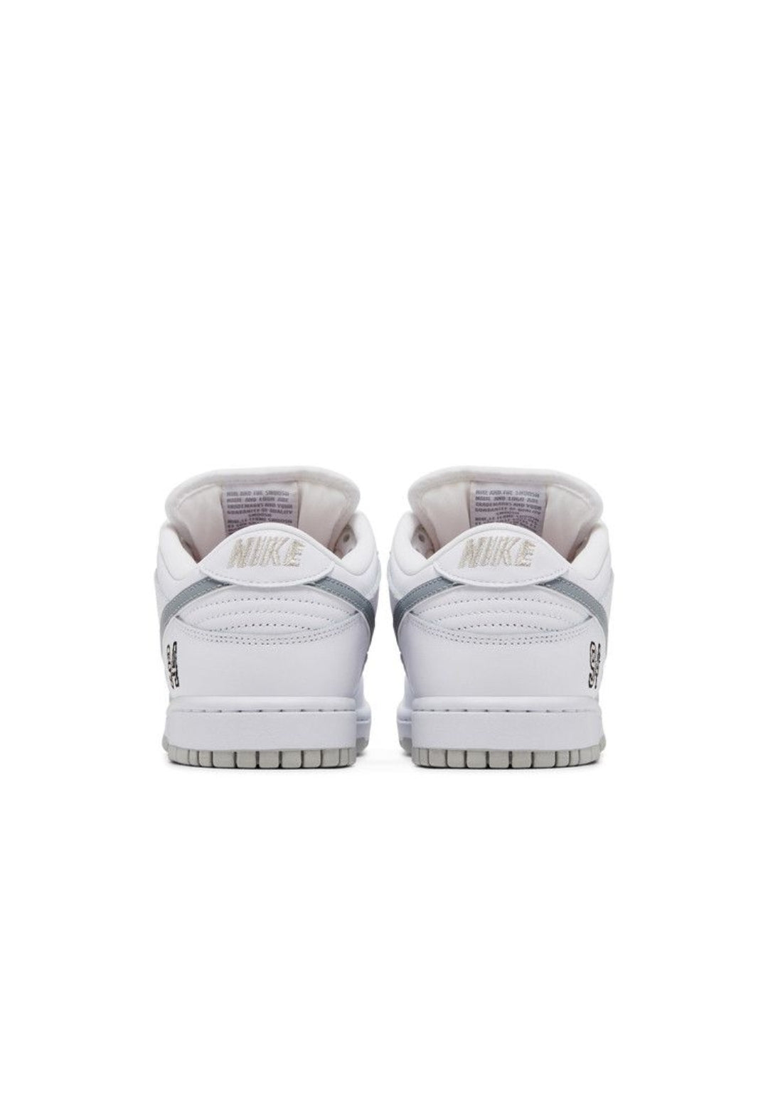 Supreme x Dunk Low SB "White Metallic Silver"