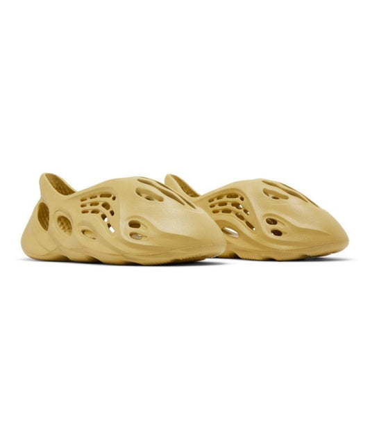 Yeezy Foam Runner "Sulfur"