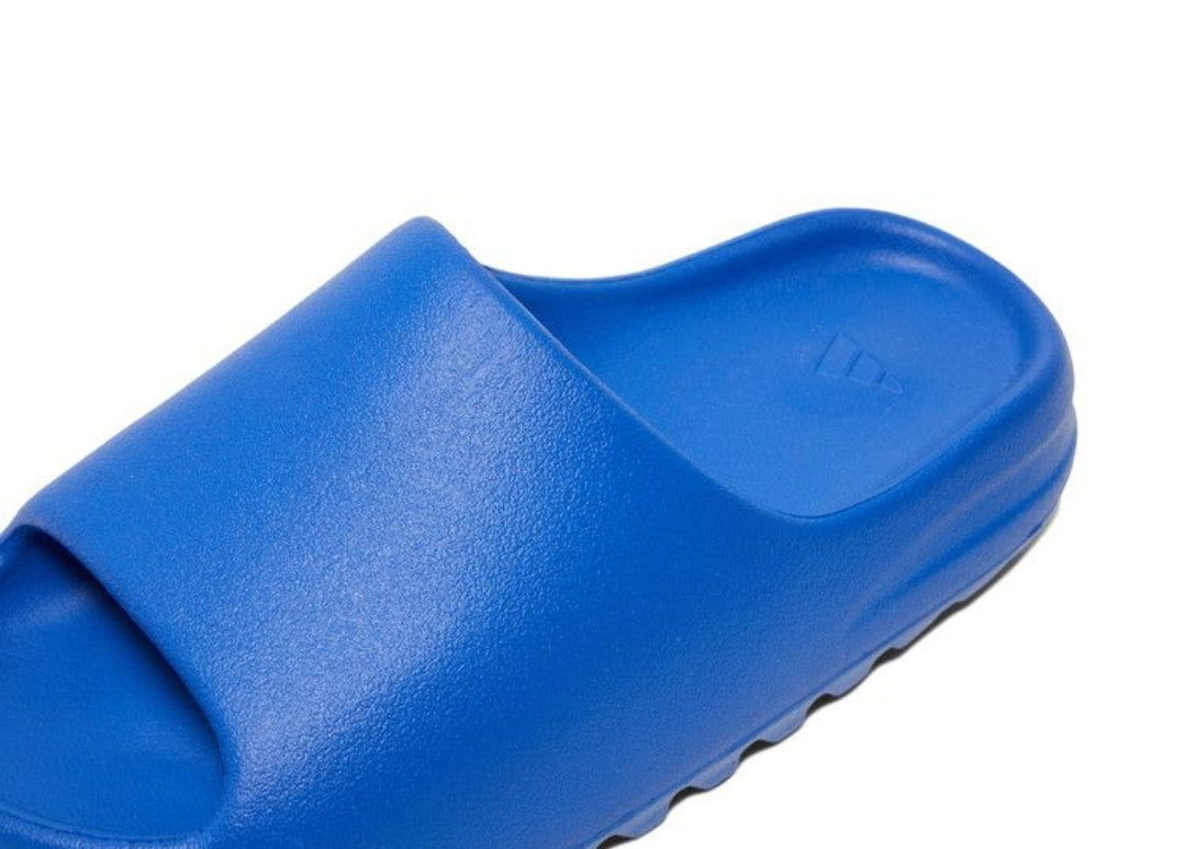 Adidas Yeezy Slides "Azure"